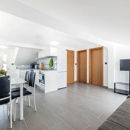 Apartment Grc