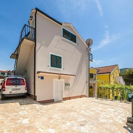 Apartment Grc Grebastica